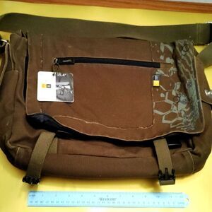 NWT Case Logic Distressed Laptop Bag